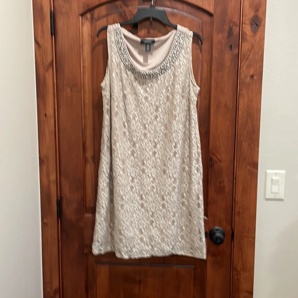 Women’s Dress - Picture 3 of 4